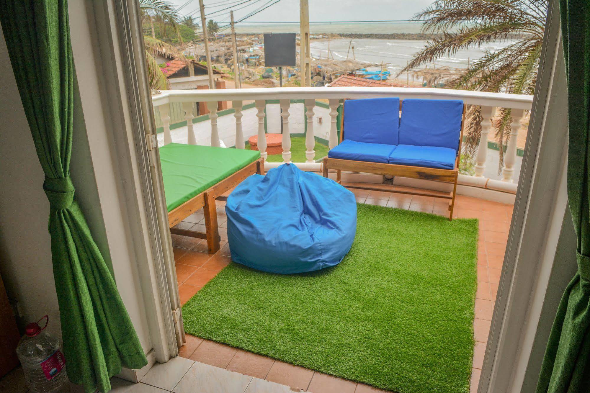 Explore Hostels Negombo Kochchikade Exterior foto