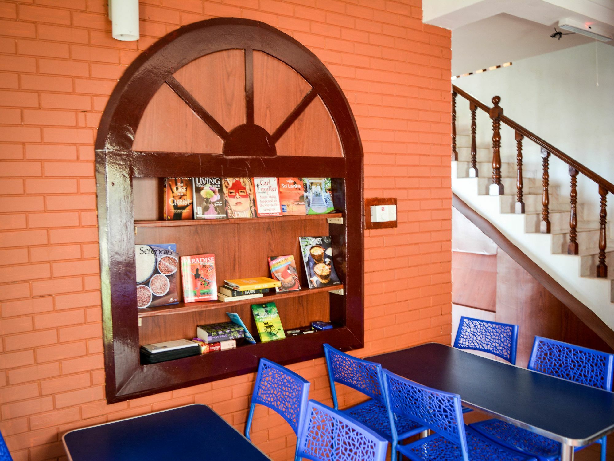 Explore Hostels Negombo Kochchikade Exterior foto